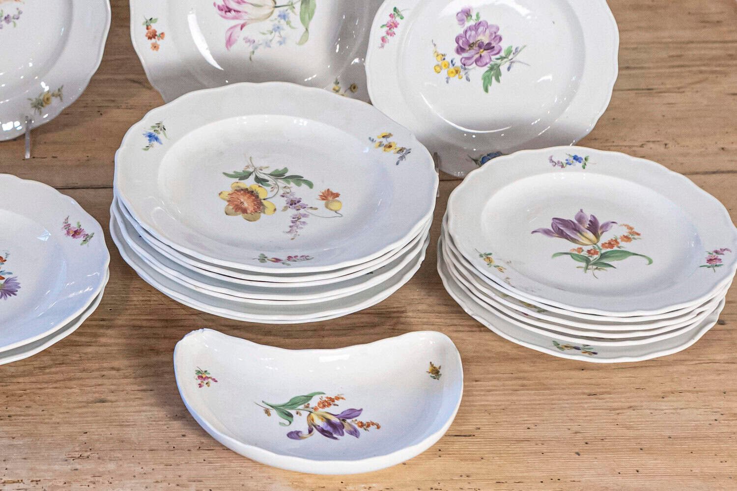 Set of 24 Pieces German Meissen Porcelain Dinner Service with Floral Decor - JAA