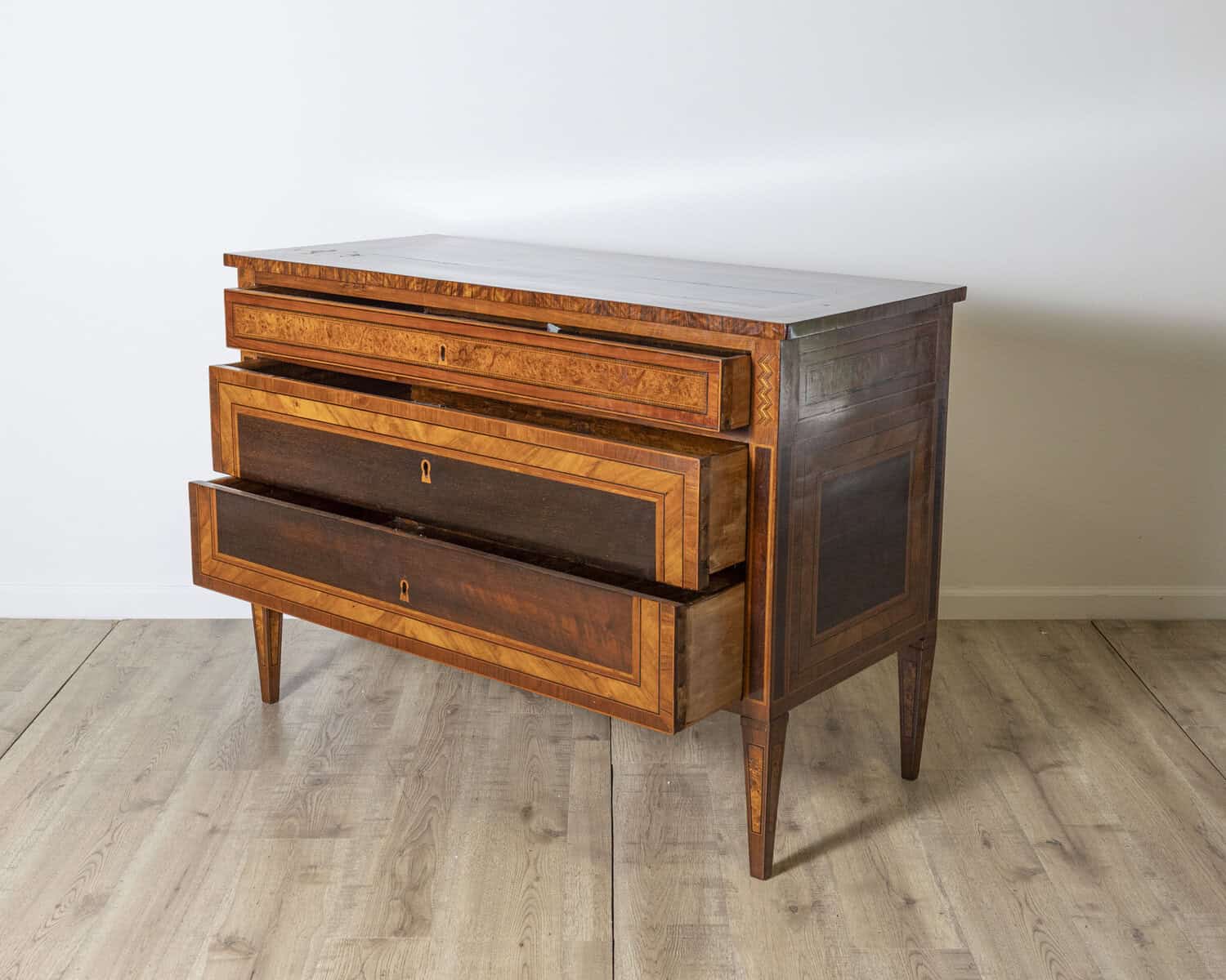 Louis XVI chest of drawers from Bologna - JAA