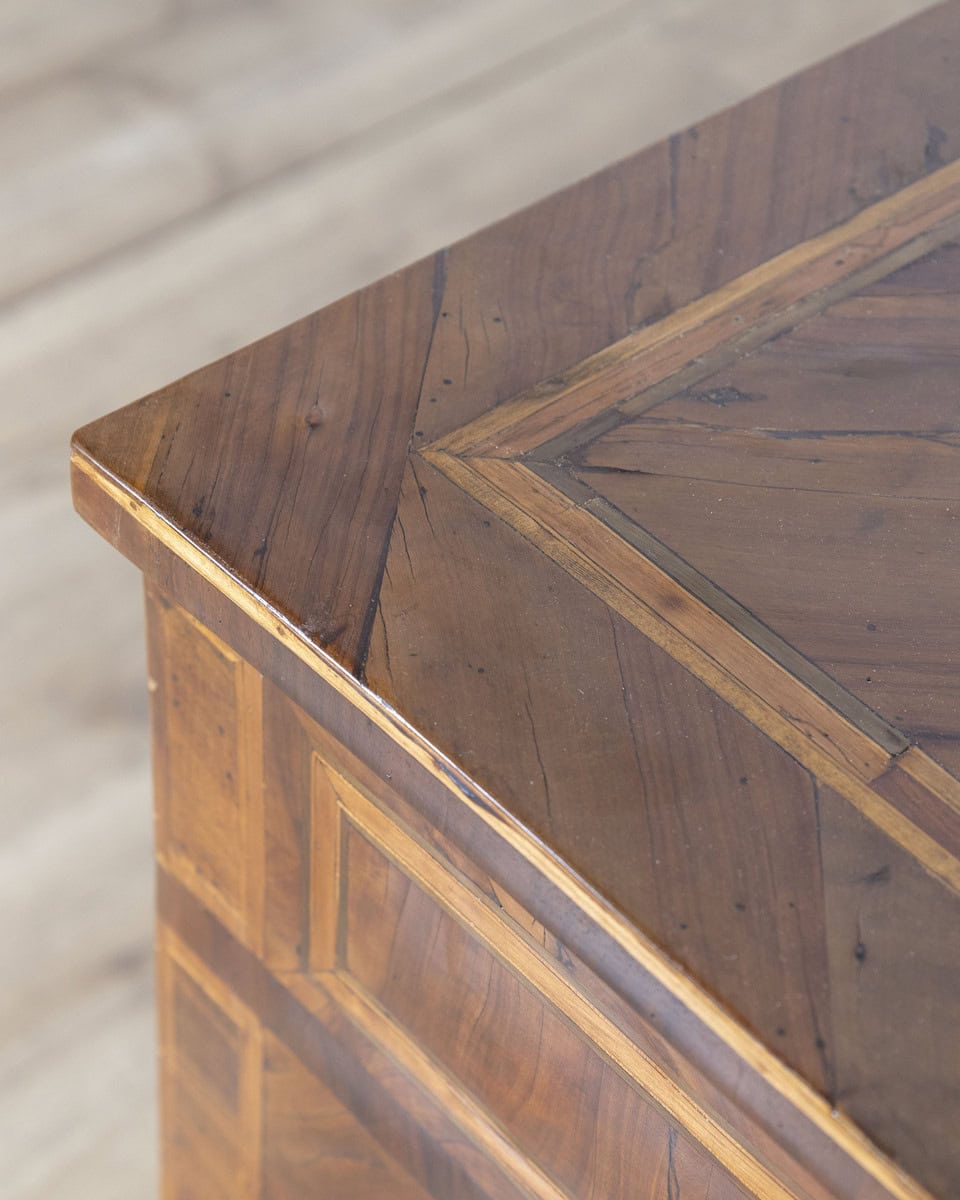 Italian Louis XVI Inlaid Chest Of Drawers - Late 18th Century - JAA