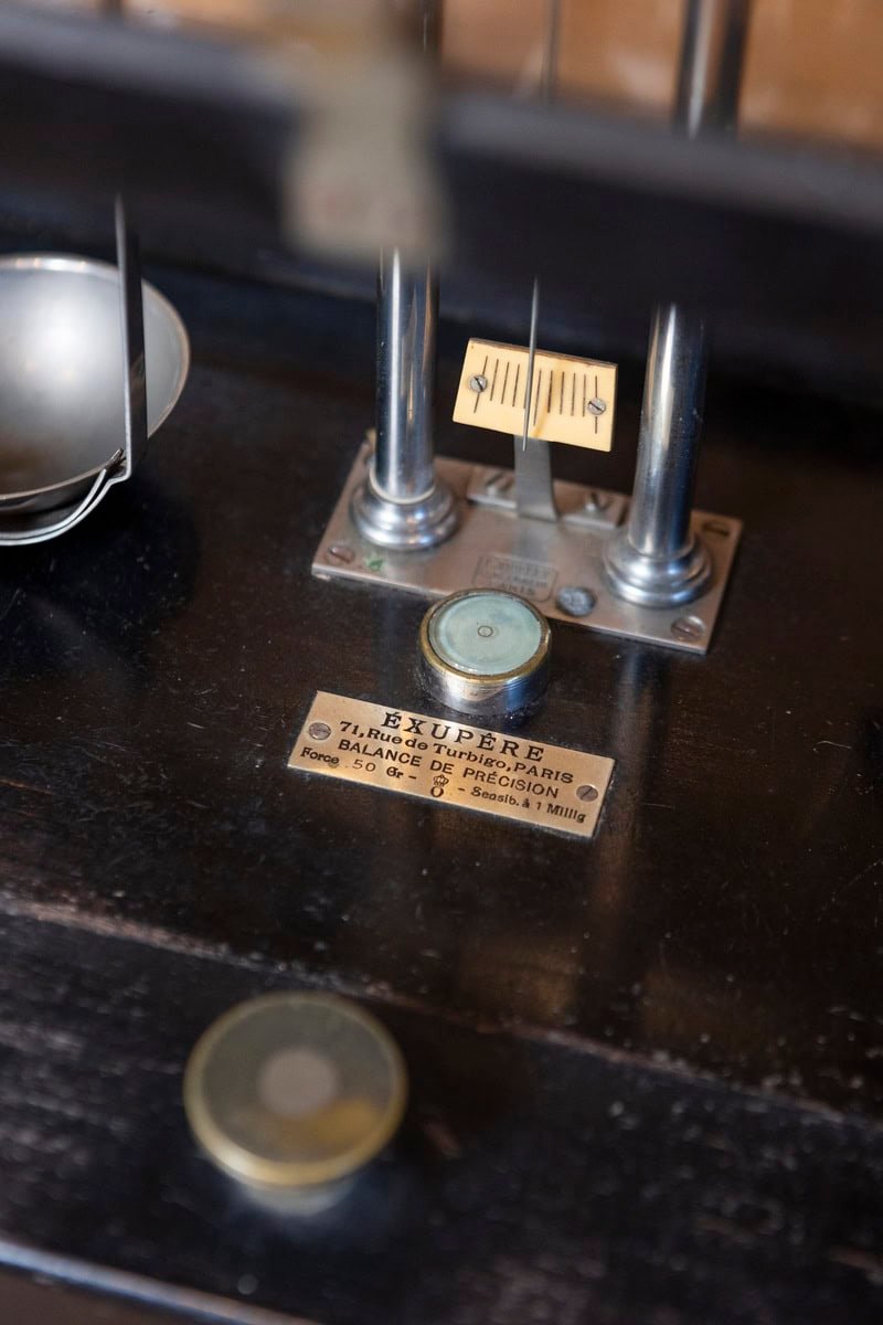 20th Century French Glass Case Scale - JAA