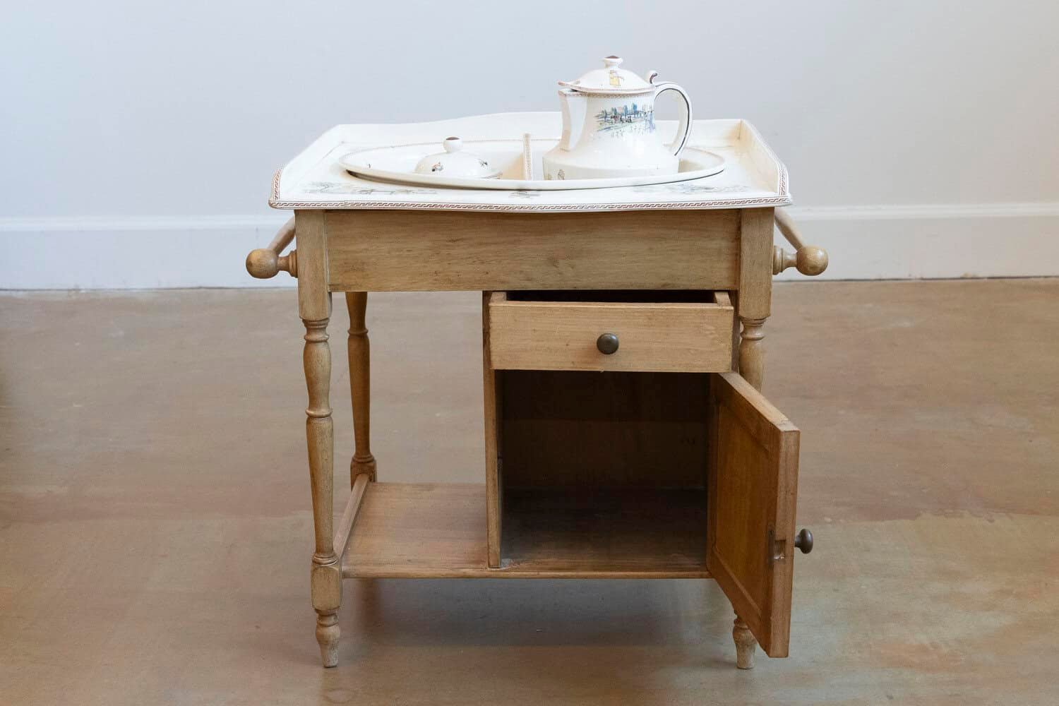 French Sarreguemines Late 19th Century Miniature Sink with Pastoral Scenes - JAA