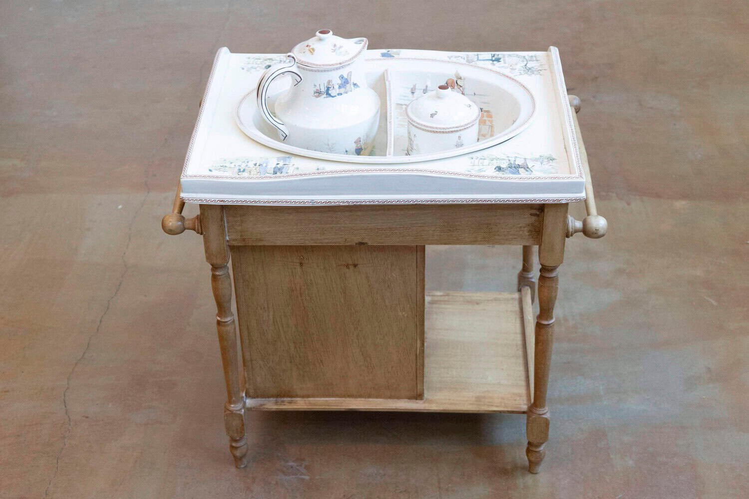 French Sarreguemines Late 19th Century Miniature Sink with Pastoral Scenes - JAA