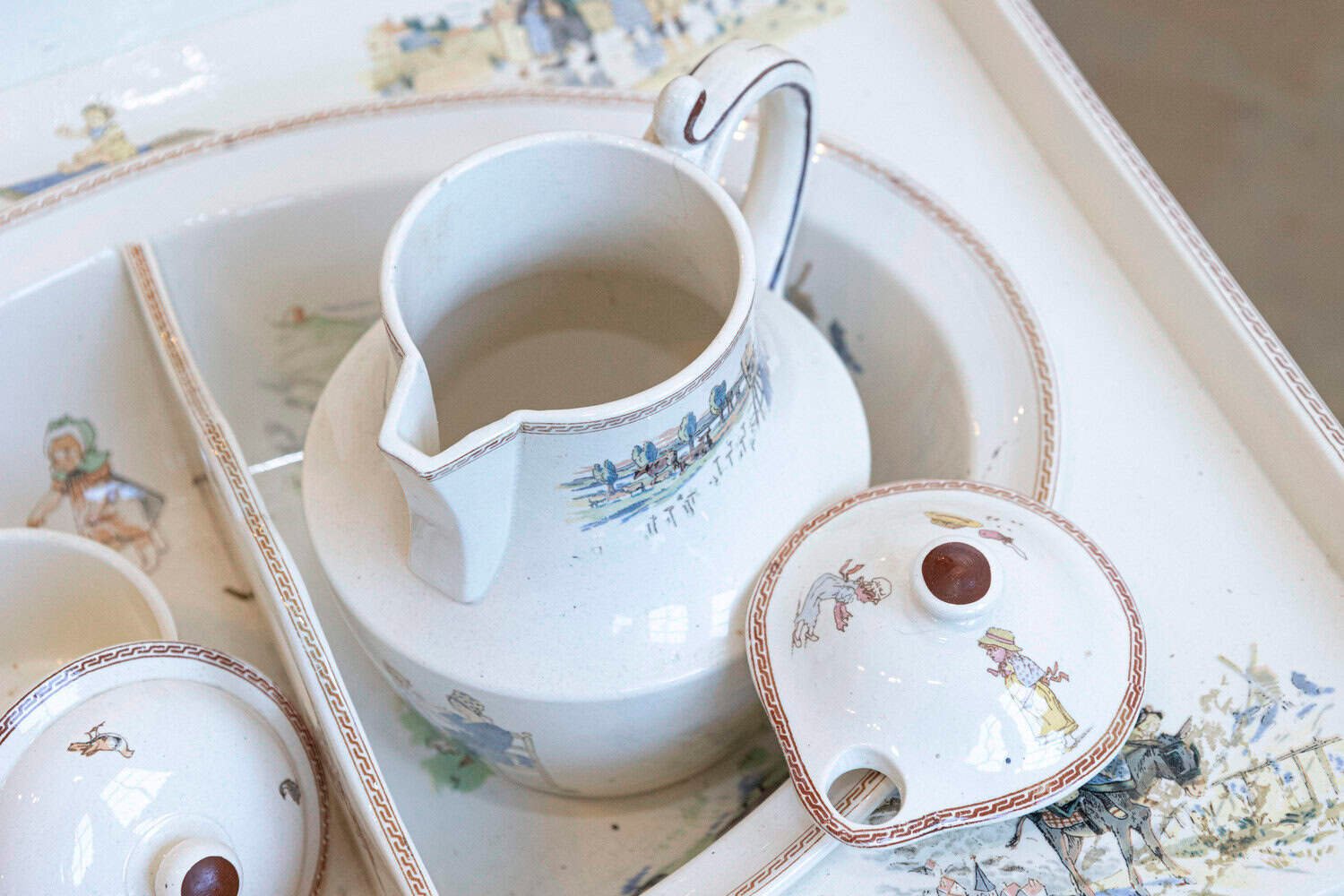 French Sarreguemines Late 19th Century Miniature Sink with Pastoral Scenes - JAA