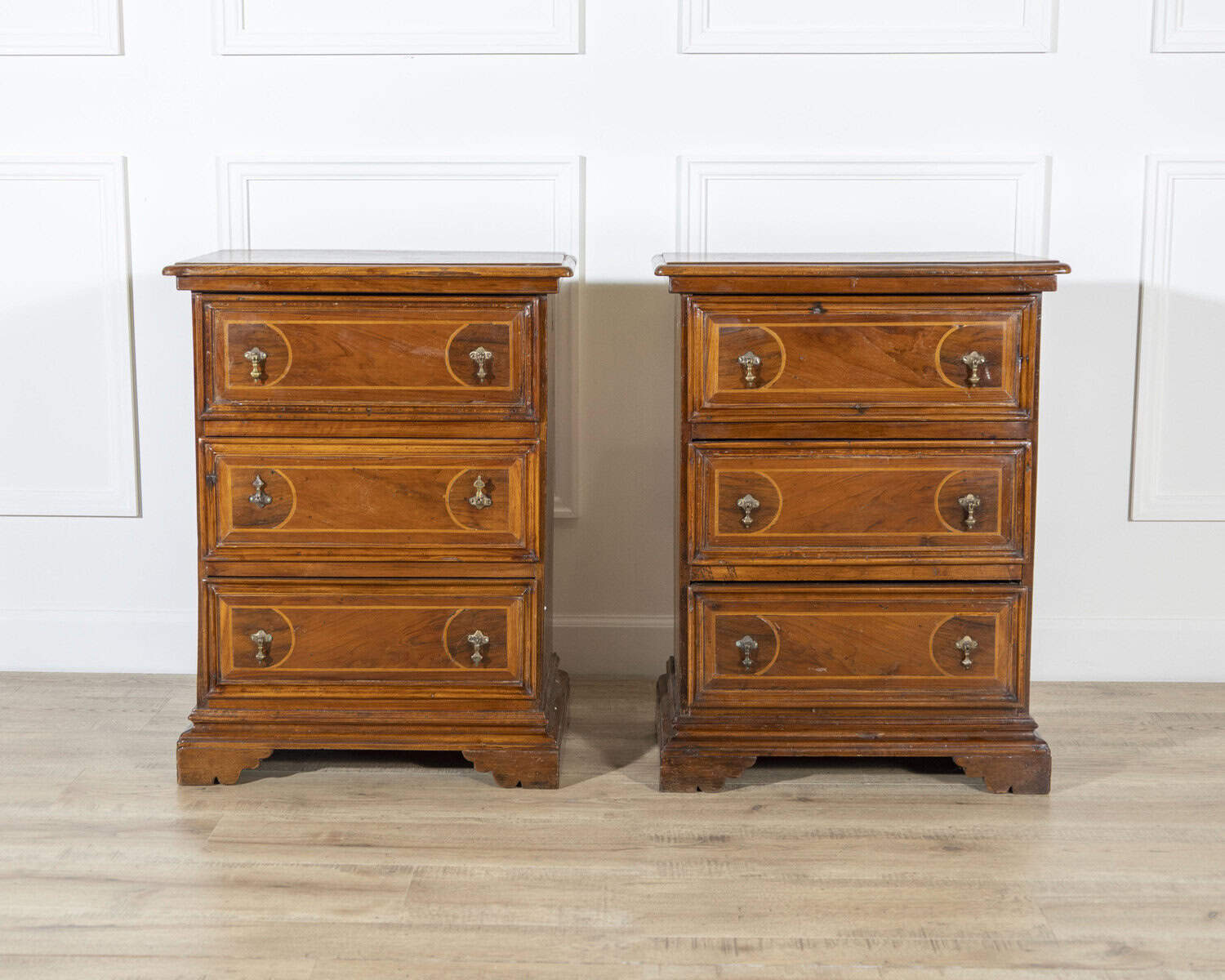 Rare Pair of Small Walnut Commodes, Central Italy, c.1700 - JAA