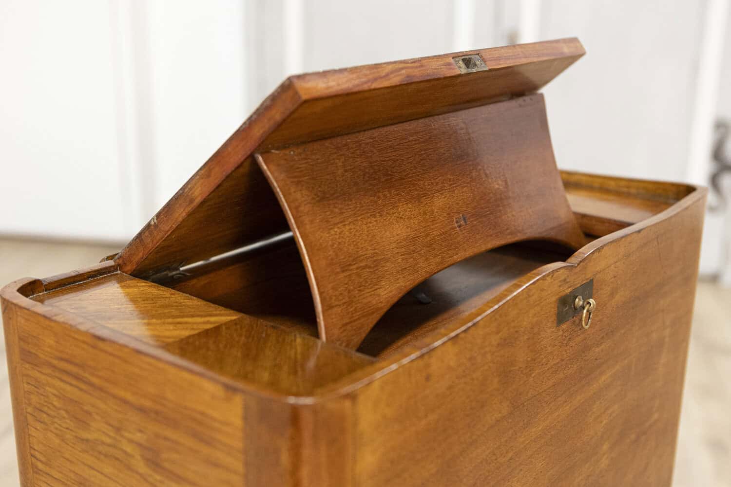 20th Century French Writing Table - JAA