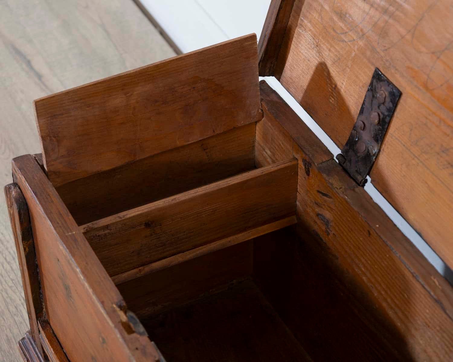18th-Century Tuscan Fir Travel Box - JAA