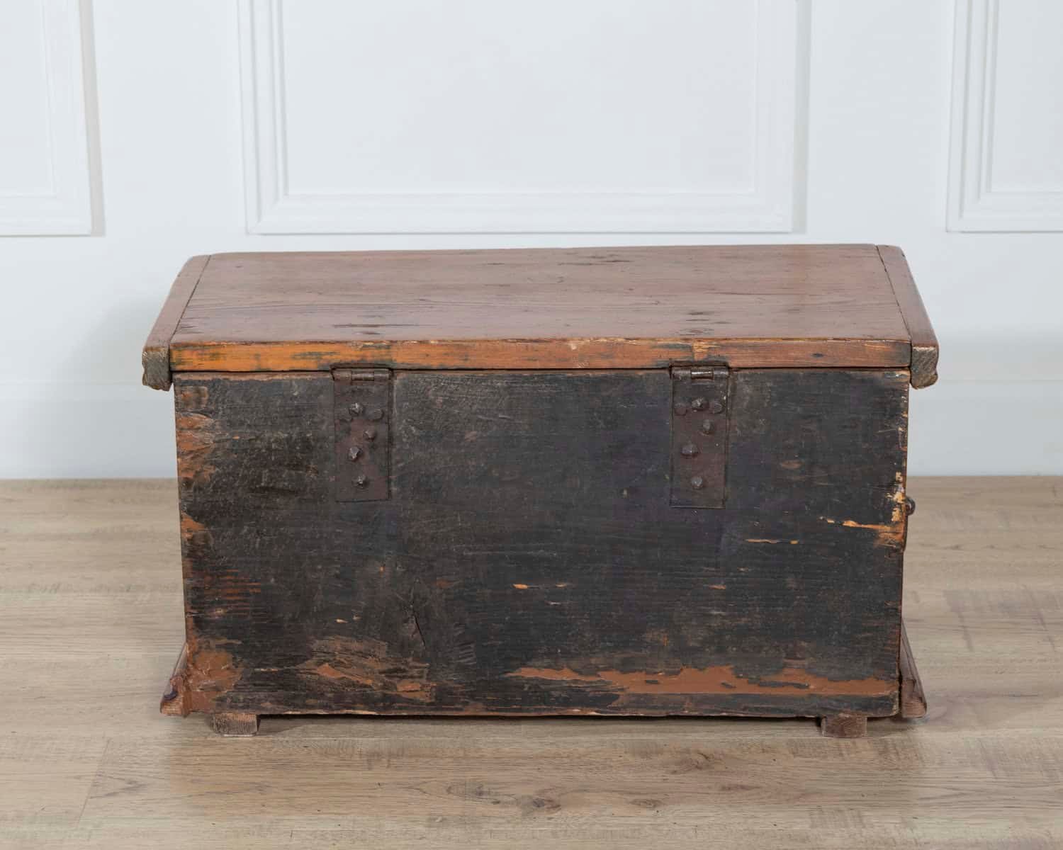 18th-Century Tuscan Fir Travel Box - JAA