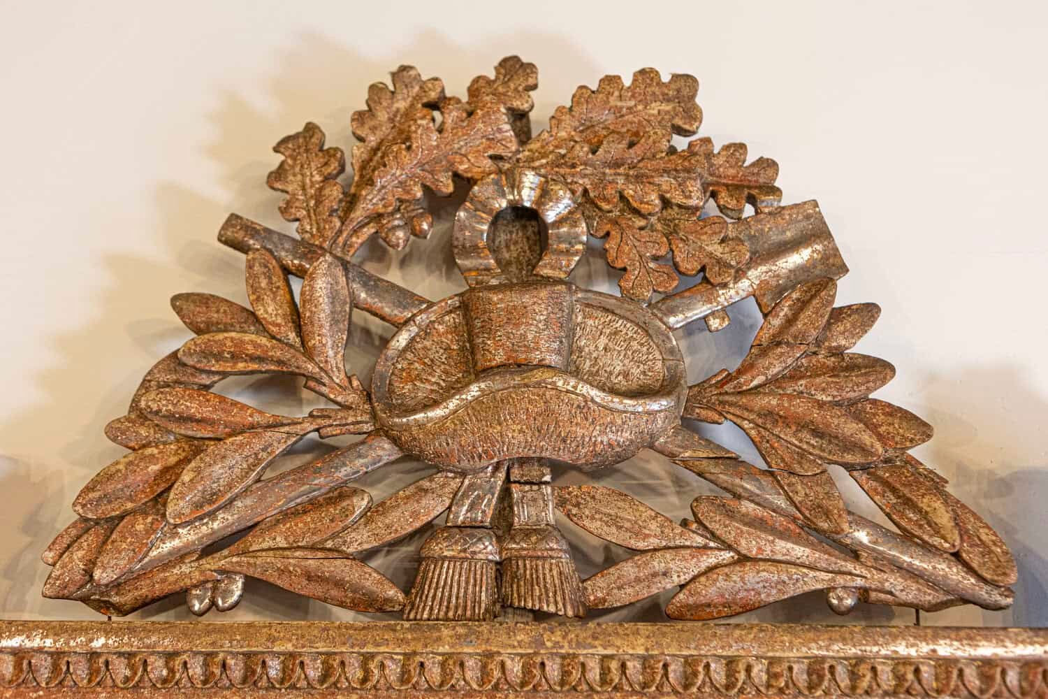 French 1790s Louis XVI Giltwood Wall Mirror with Carved Gardening Crest - JAA