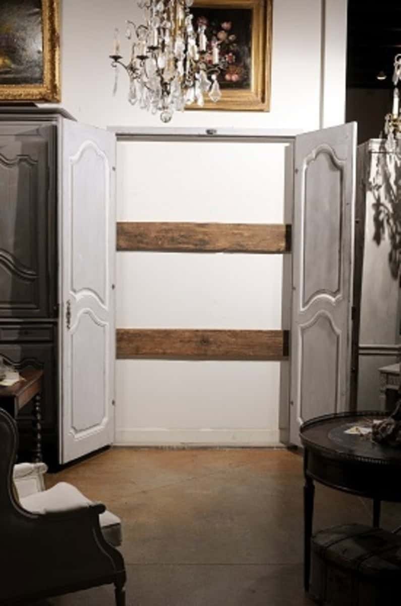 Pair of French Louis XV 1760s Painted Wood Communication Doors from Montpellier - JAA