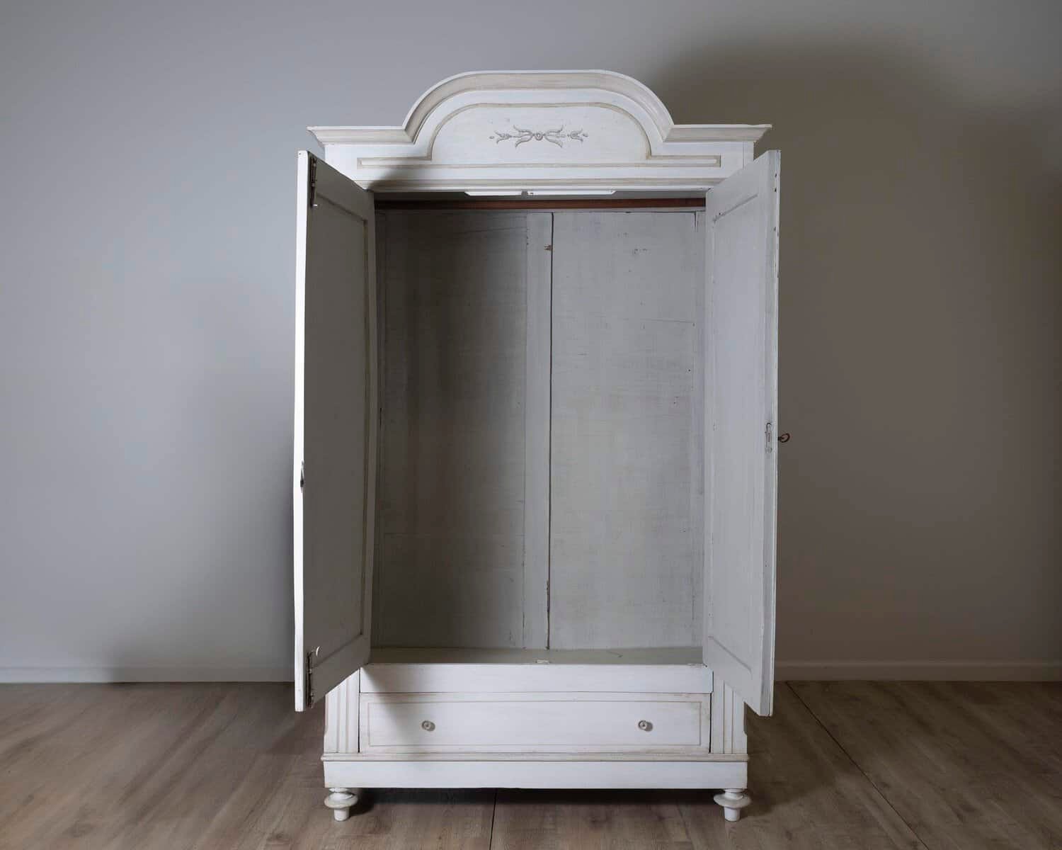 Painted Italian Wardrobe with Arched Tympanum, 19th Century - JAA