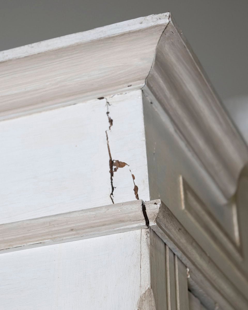 Painted Italian Wardrobe with Arched Tympanum, 19th Century - JAA