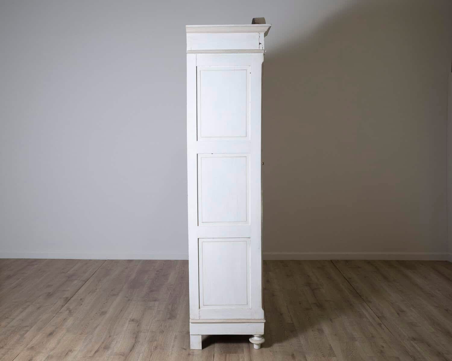 Painted Italian Wardrobe with Arched Tympanum, 19th Century - JAA