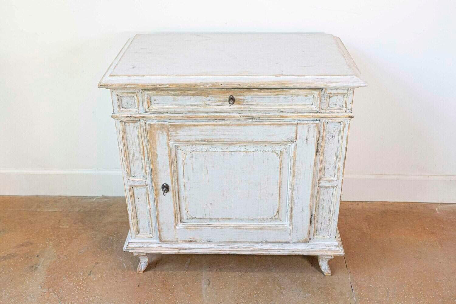 1880s Swedish Neutral Grey Painted Small Cabinet with Single Drawer over Door - JAA