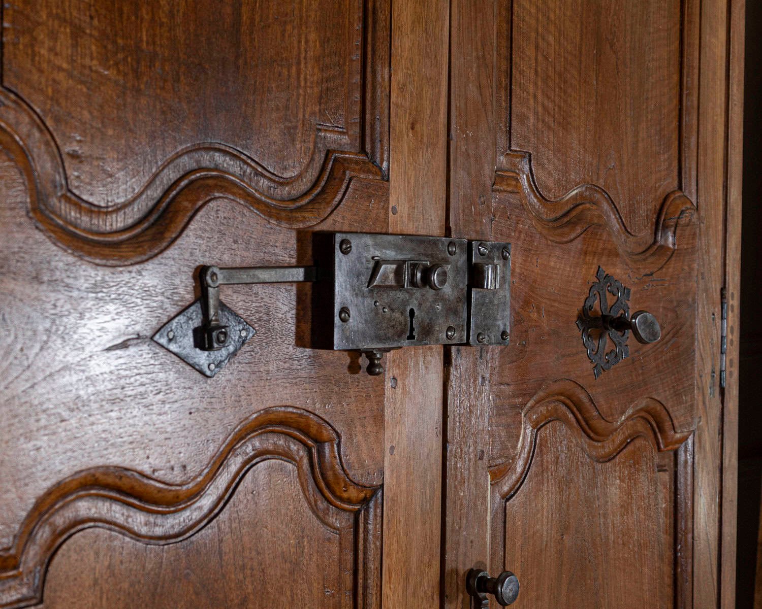 Two Pairs of 18th-Century French Walnut Communication Doors - JAA