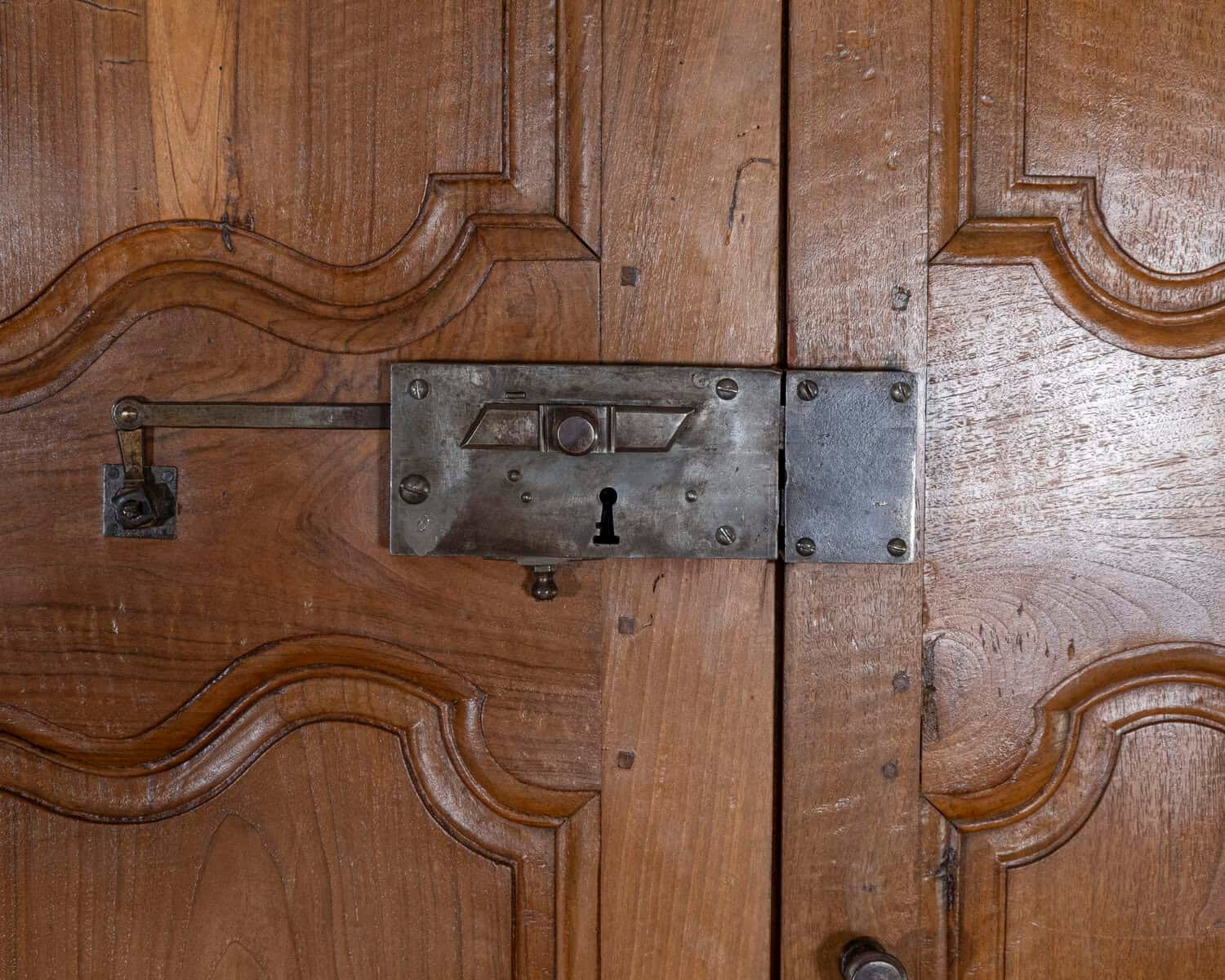 Two Pairs of 18th-Century French Walnut Communication Doors - JAA