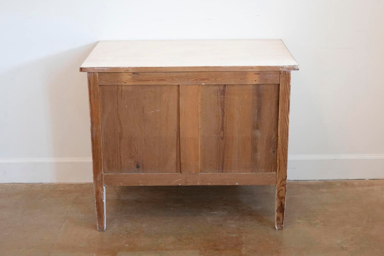 Swedish 19th Century Gray Painted Three-Drawer Chest with Carved Reeded Motifs - JAA