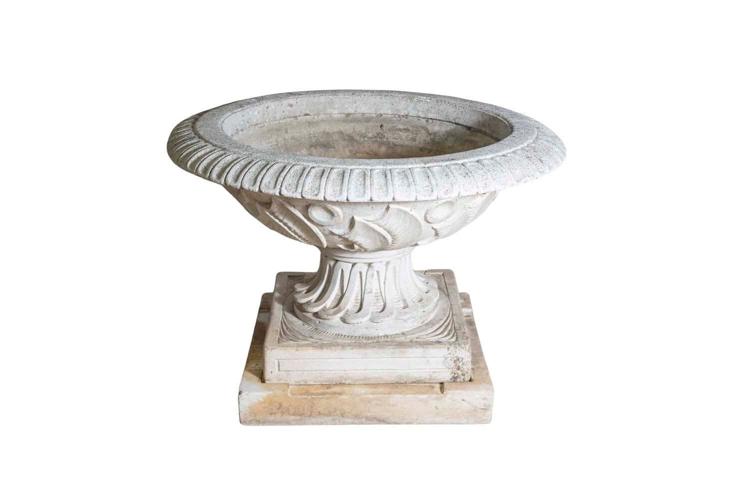 English Vintage 20th Century Cast Stone Fountain with Scoop and Foliage Motifs