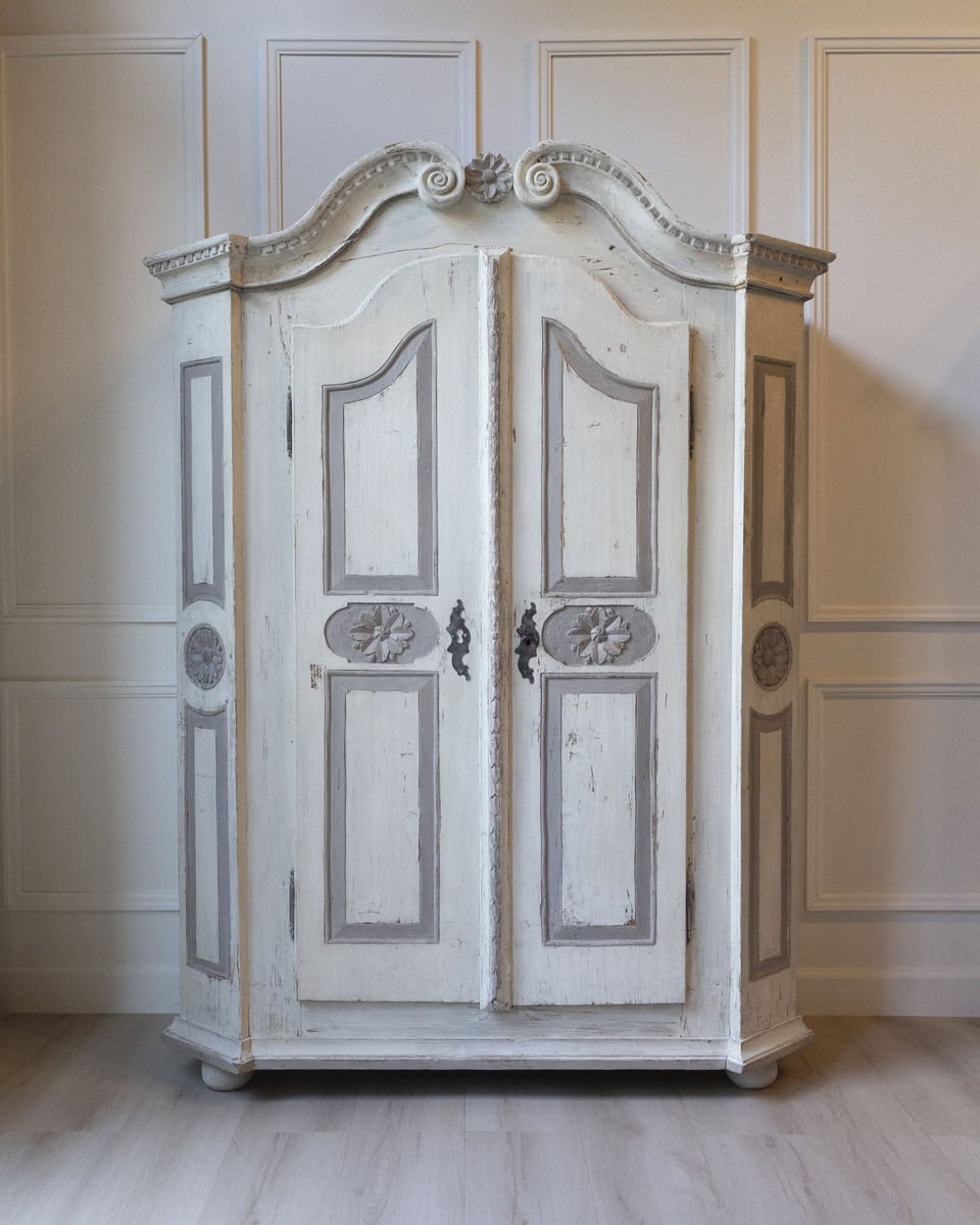 19th-Century Alpine Painted Cupboard in White and Gray - JAA