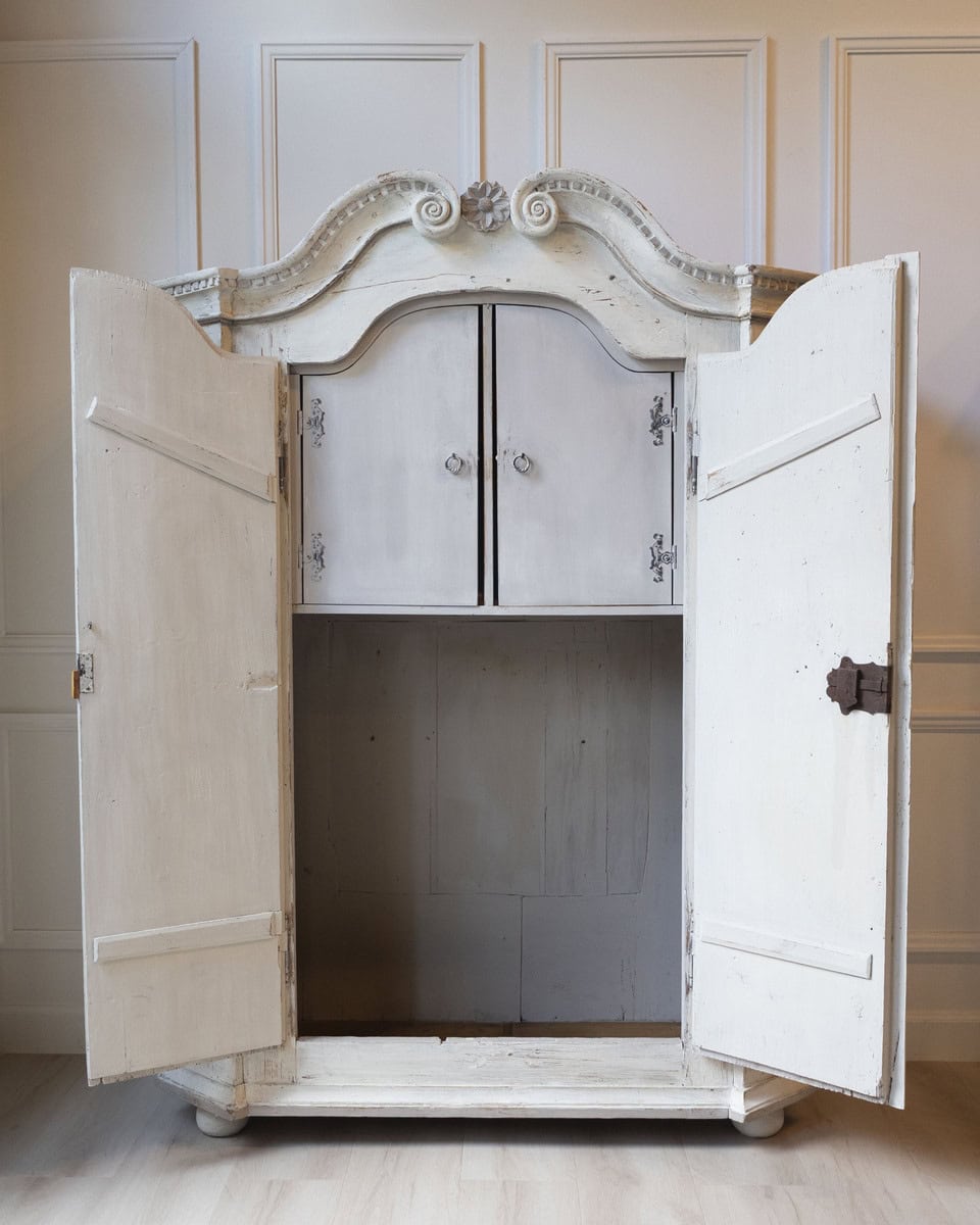 19th-Century Alpine Painted Cupboard in White and Gray - JAA