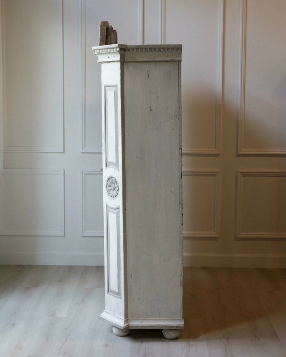 19th-Century Alpine Painted Cupboard in White and Gray - JAA