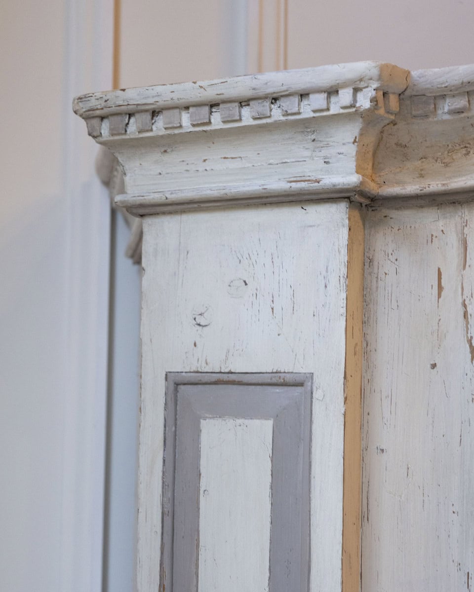 19th-Century Alpine Painted Cupboard in White and Gray - JAA