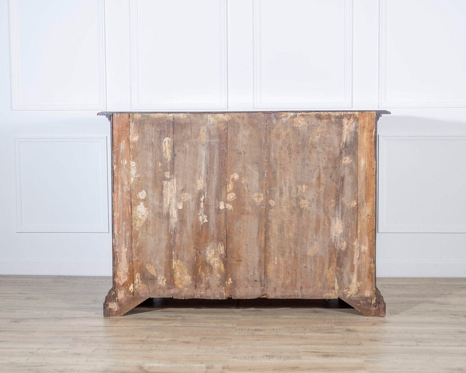 Early 18th-Century Emilian Walnut Chest of Drawers with Fruitwood Inlay - JAA