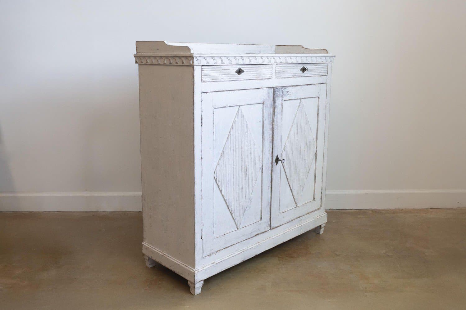Swedish 1810s Gustavian Period Painted Sideboard with Carved Diamond Motifs - JAA