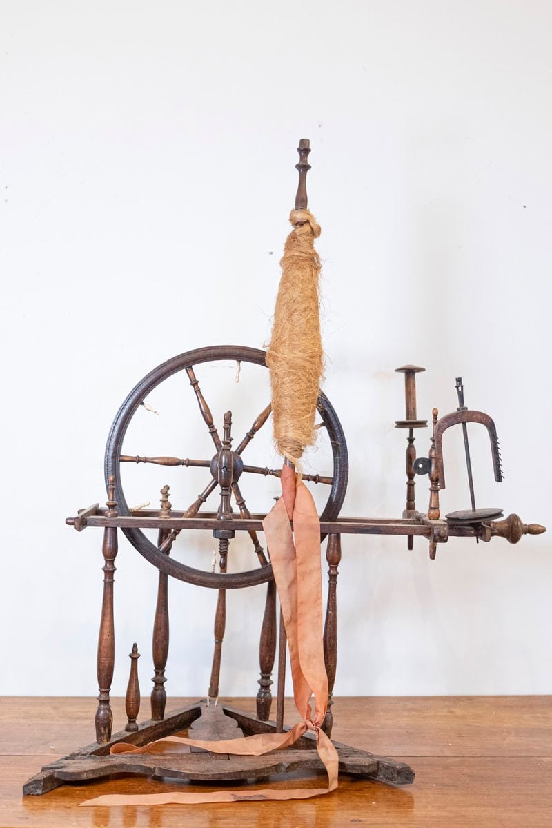 Rustic French Spinning Wheel with Original Parts from the 18th Century - JAA