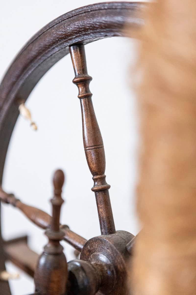Rustic French Spinning Wheel with Original Parts from the 18th Century - JAA