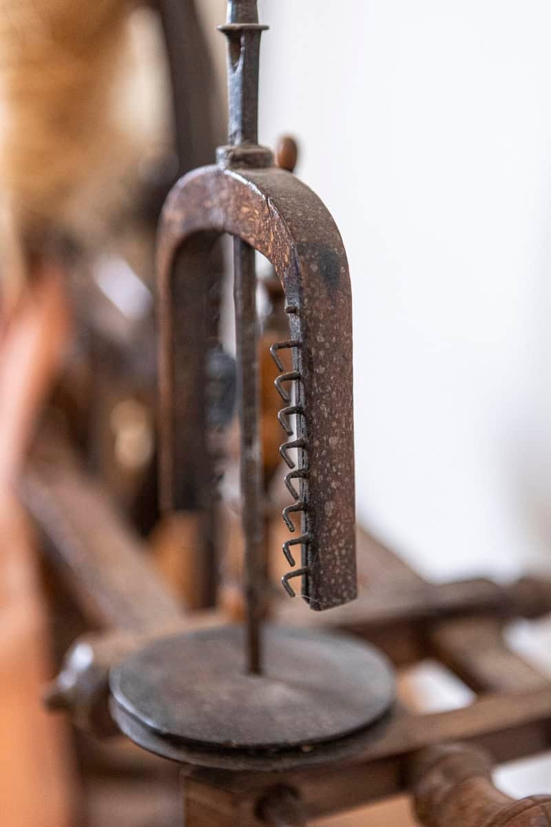Rustic French Spinning Wheel with Original Parts from the 18th Century - JAA
