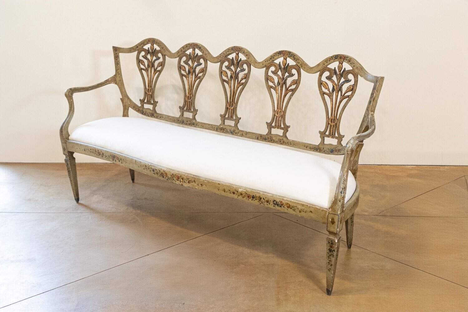 40% OFF at Checkout. Venetian Late 18th Century Painted and Gilt Sofa with Floral and Lyre Motifs - JAA