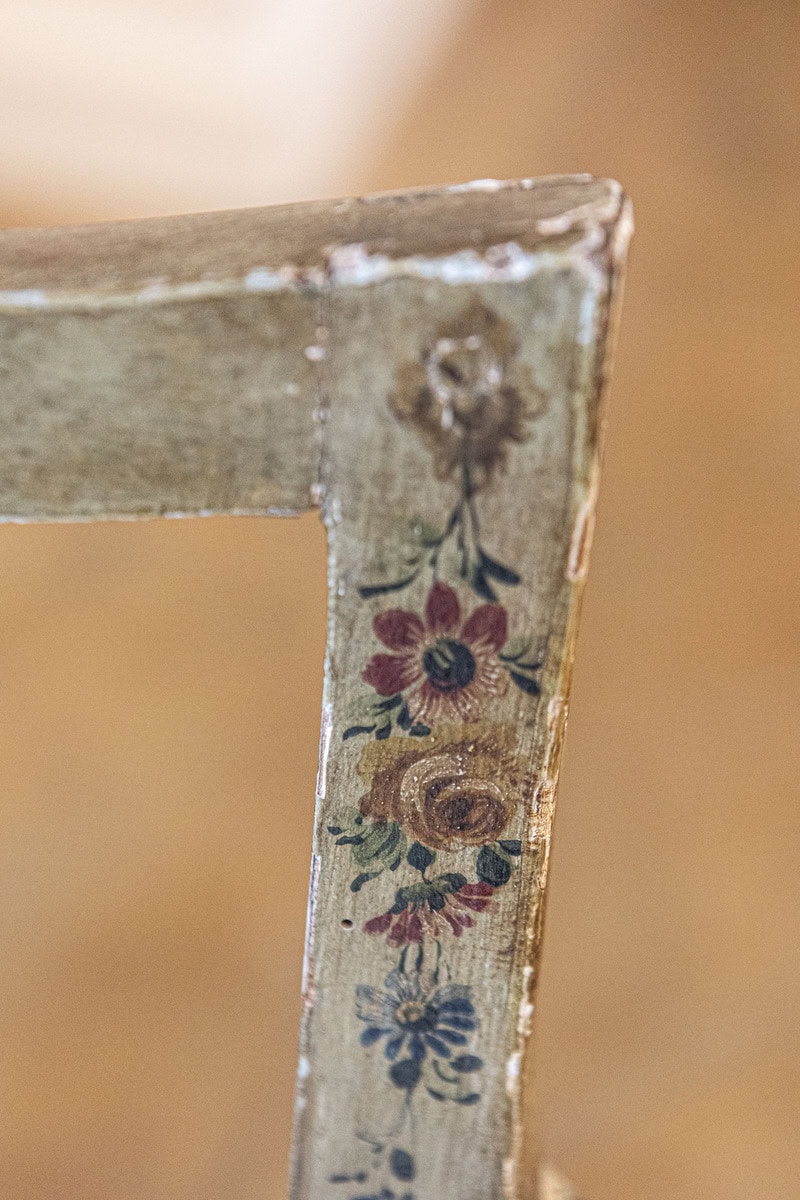 40% OFF at Checkout. Venetian Late 18th Century Painted and Gilt Sofa with Floral and Lyre Motifs - JAA