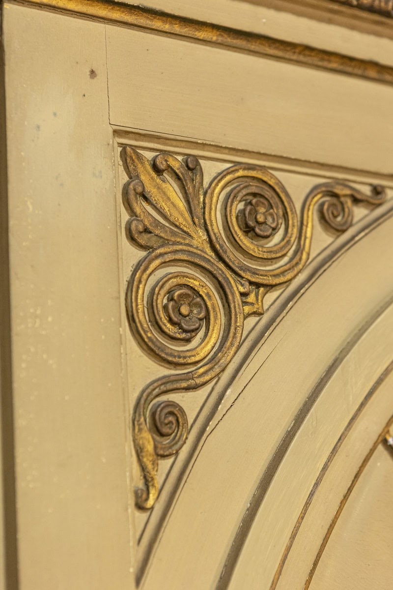 French Empire Style Beige Painted Trumeau Mirror with Carved Gilt Décor - JAA