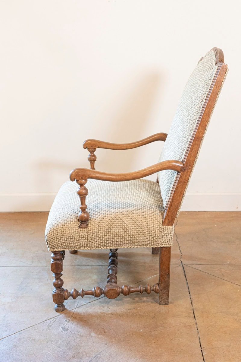 French Louis XIII Style 19th Century Walnut Armchair with Turned Base - JAA