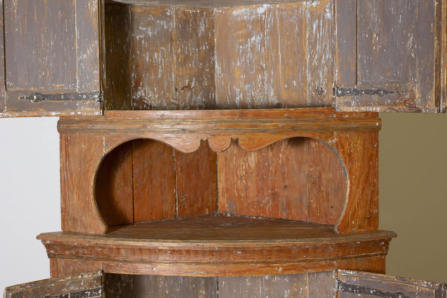 19th Century Swedish Corner Cabinet Circa 1830 - JAA