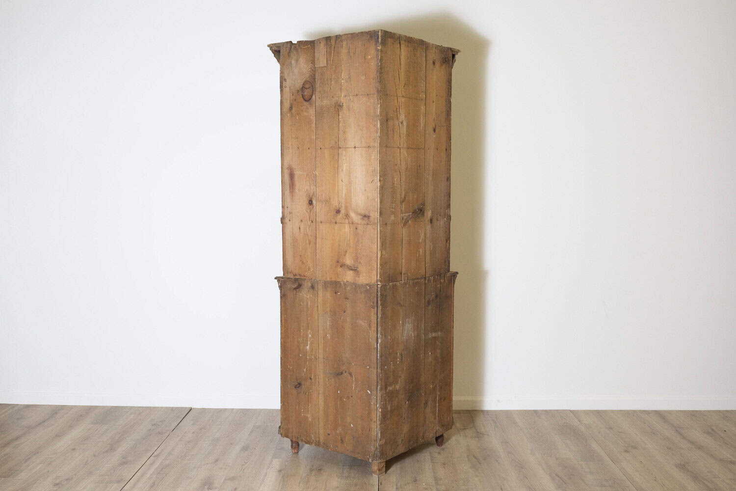 19th Century Swedish Corner Cabinet Circa 1830 - JAA