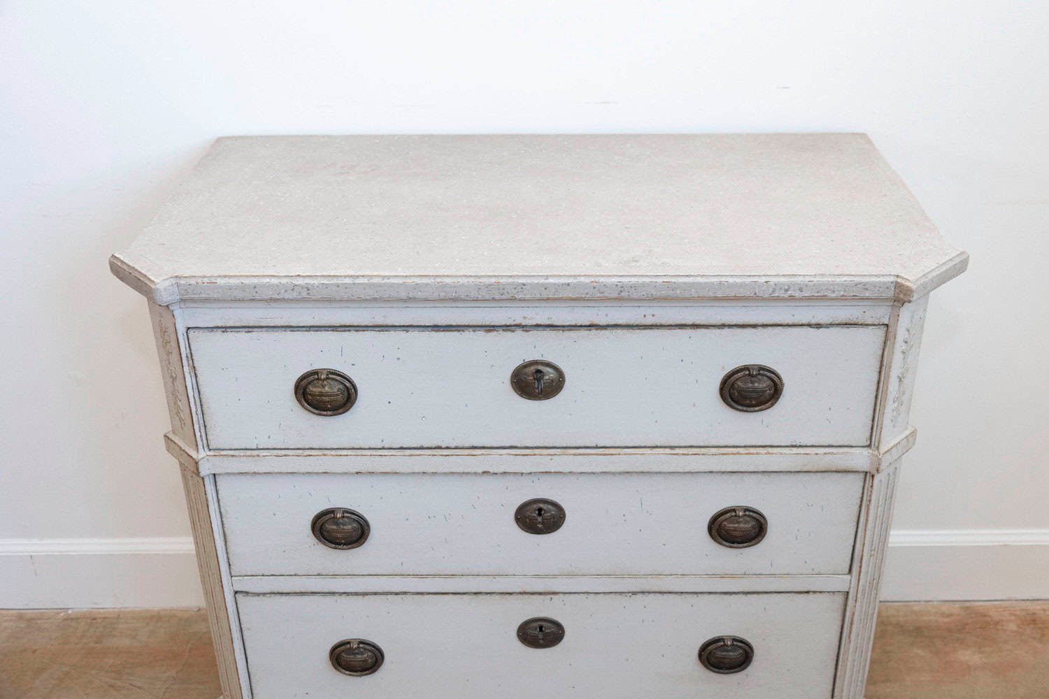 Swedish Gustavian Style 1890s Painted Three-Drawer Chest with Carved Foliage - JAA