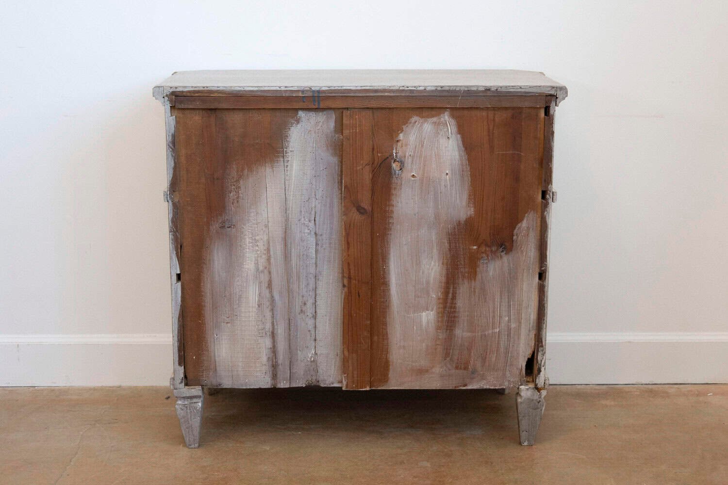 Swedish Gustavian Style 1890s Painted Three-Drawer Chest with Carved Foliage - JAA