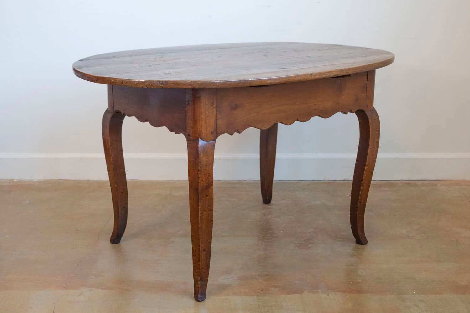 French 1830s Louis XV Style Center Table with Cabriole Legs and Carved Apron - JAA