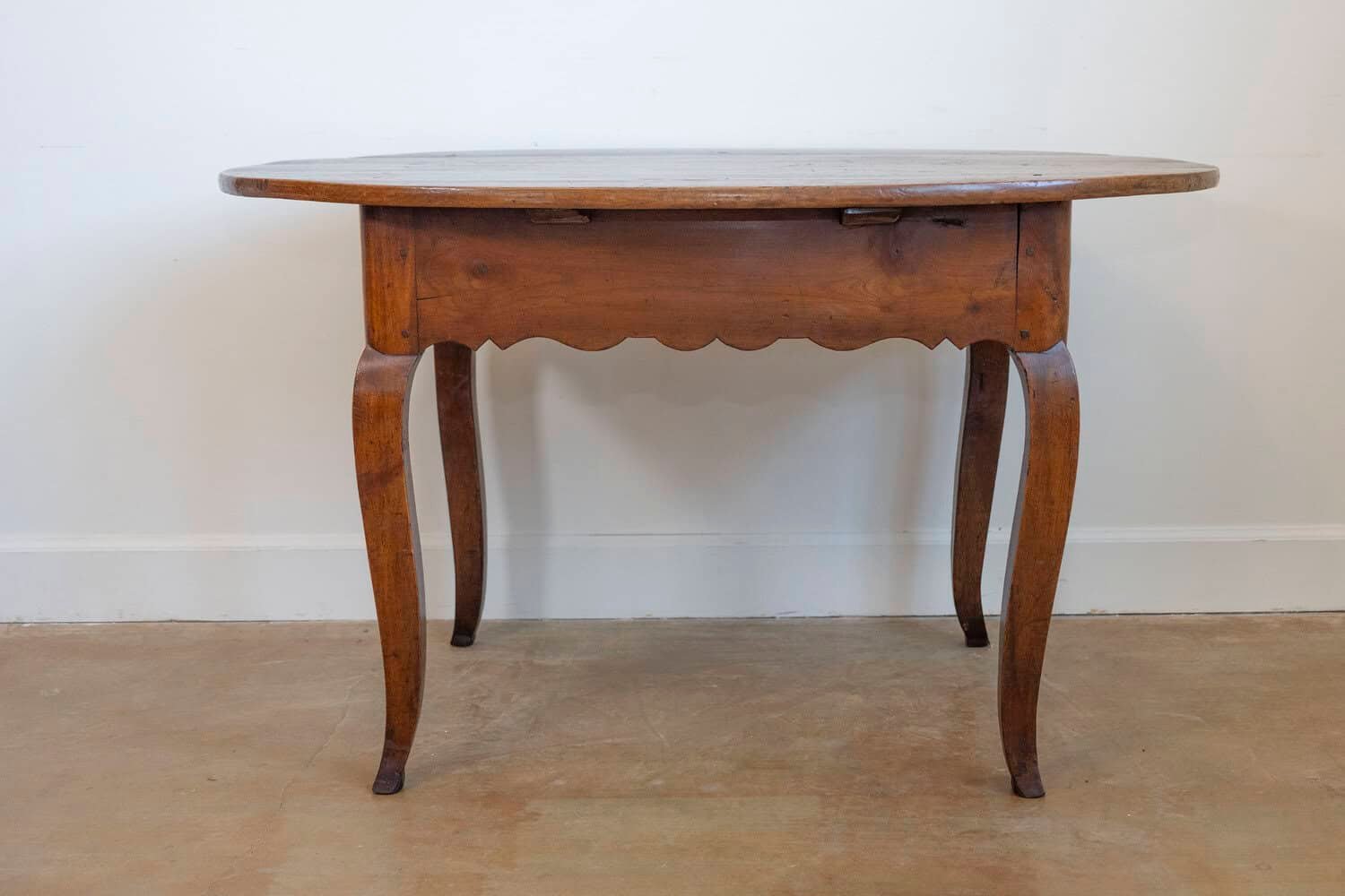 French 1830s Louis XV Style Center Table with Cabriole Legs and Carved Apron - JAA