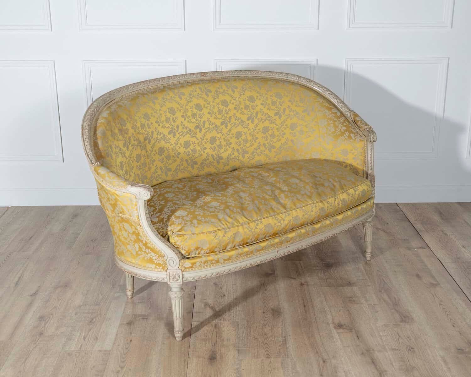 French Louis XVI Style Painted Canapé with Yellow Damask Upholstery, 20th Century - JAA