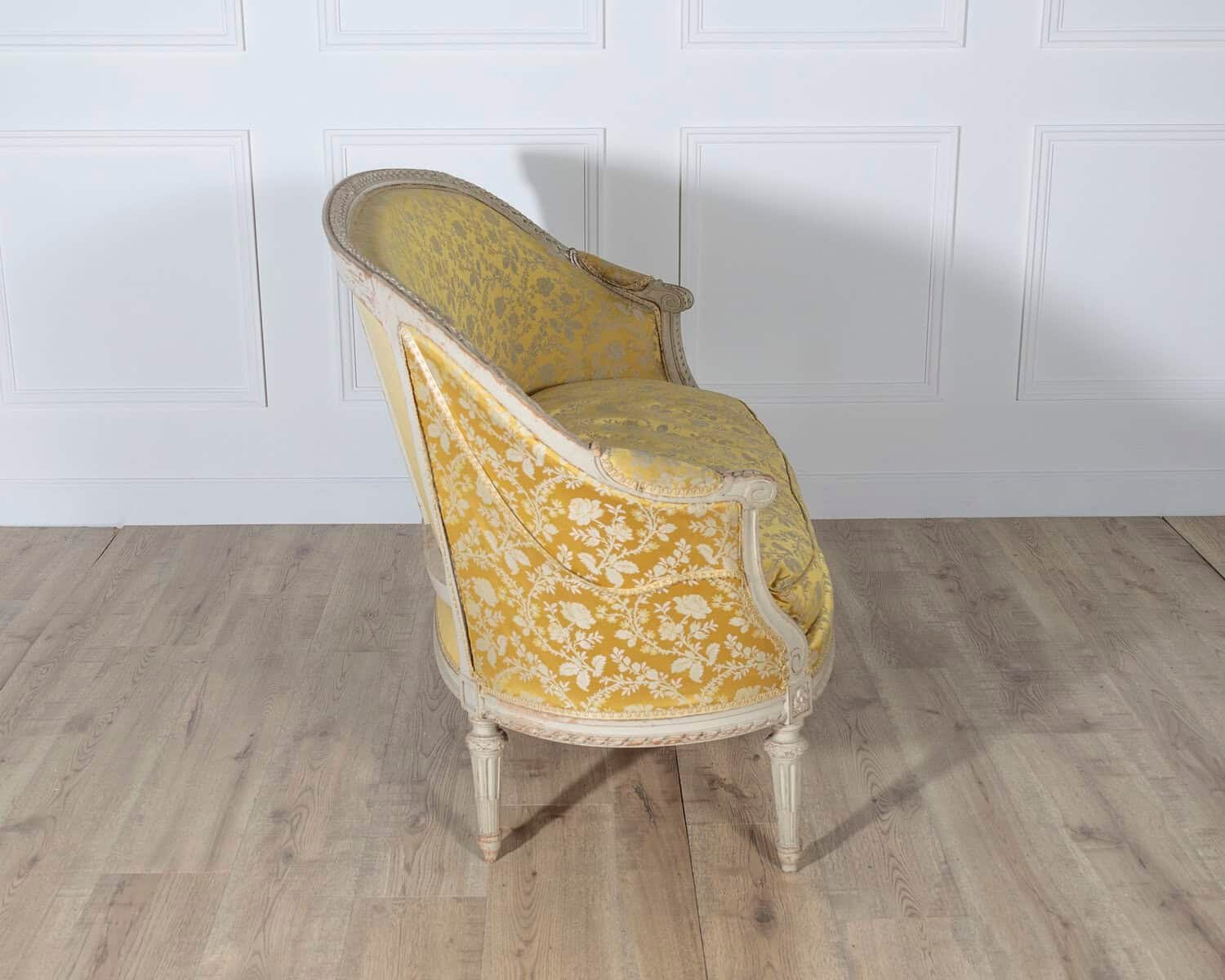 French Louis XVI Style Painted Canapé with Yellow Damask Upholstery, 20th Century - JAA