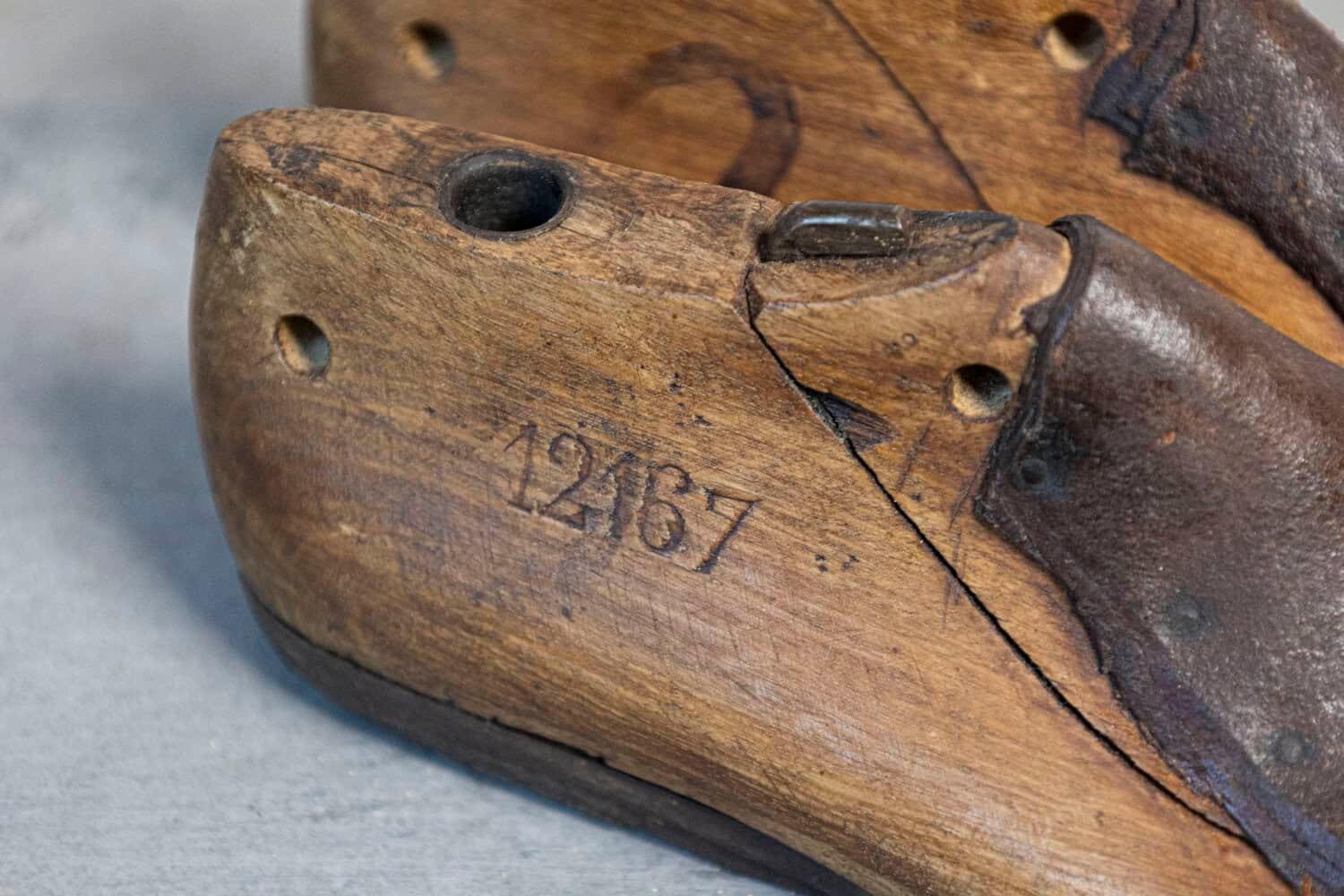 Pair of English Vintage Wood and Leather Handmade Cobbler's Shoe Lasts - JAA