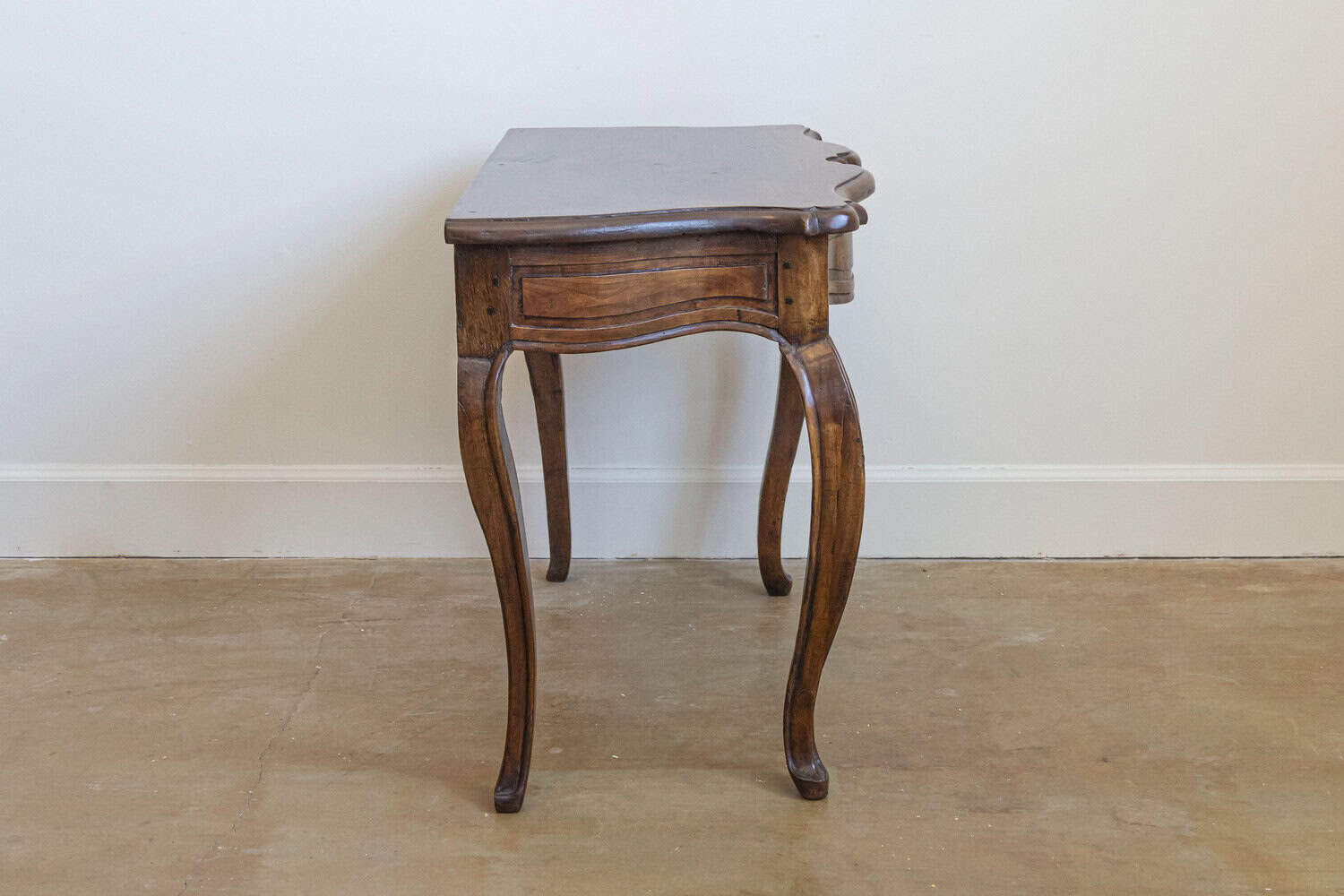 French 1750s Period Louis XV Walnut Console Table with Serpentine Front - JAA