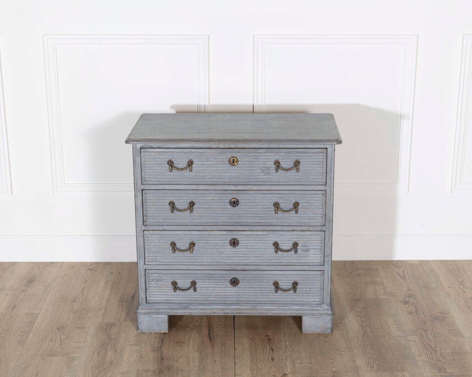 Gustavian style Chest of Drawers - JAA