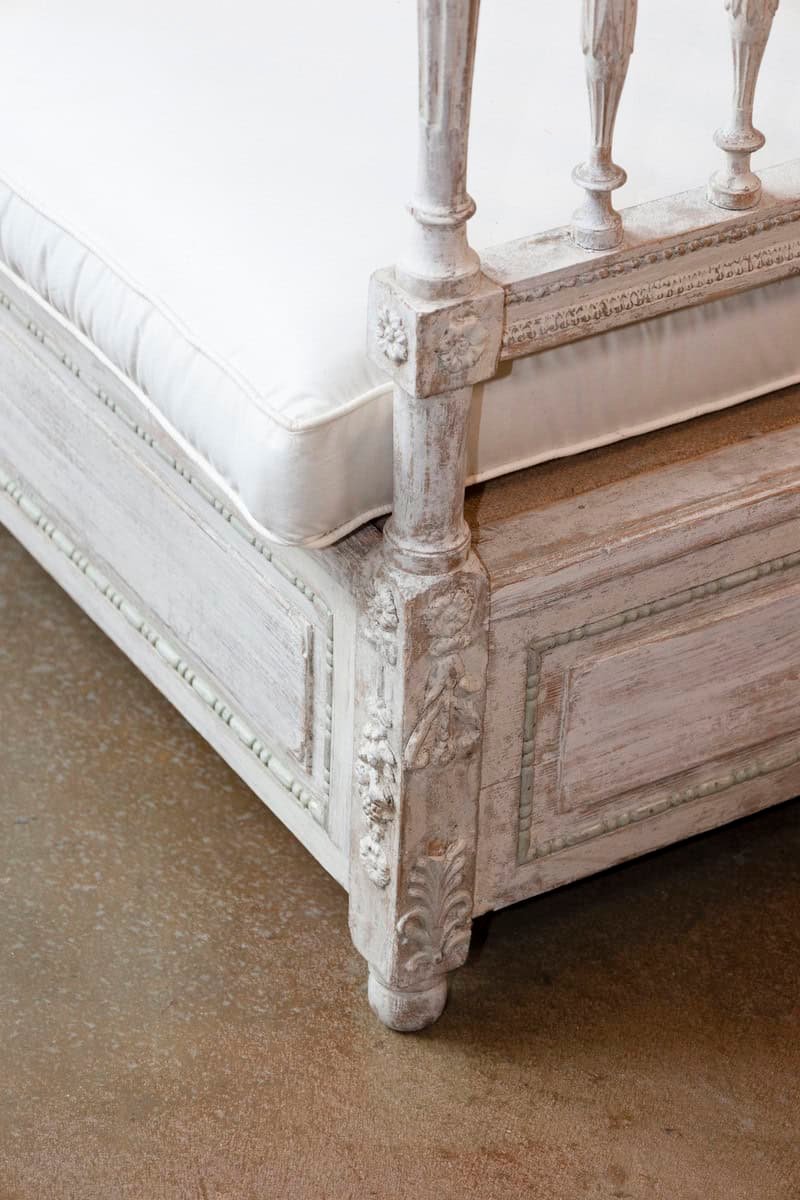 Swedish Egyptian Revival Period 1790s Painted Sofa with Carved Pharaonic Heads - JAA