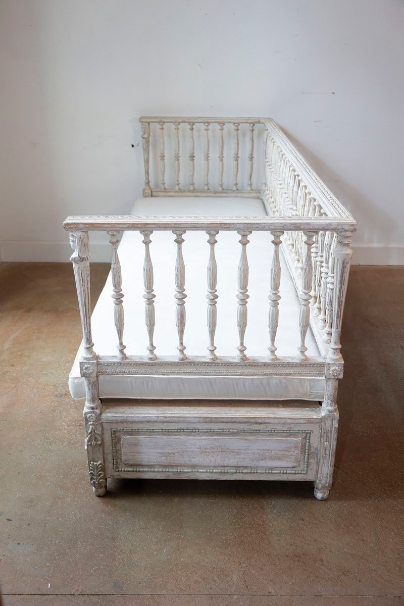 Swedish Egyptian Revival Period 1790s Painted Sofa with Carved Pharaonic Heads - JAA