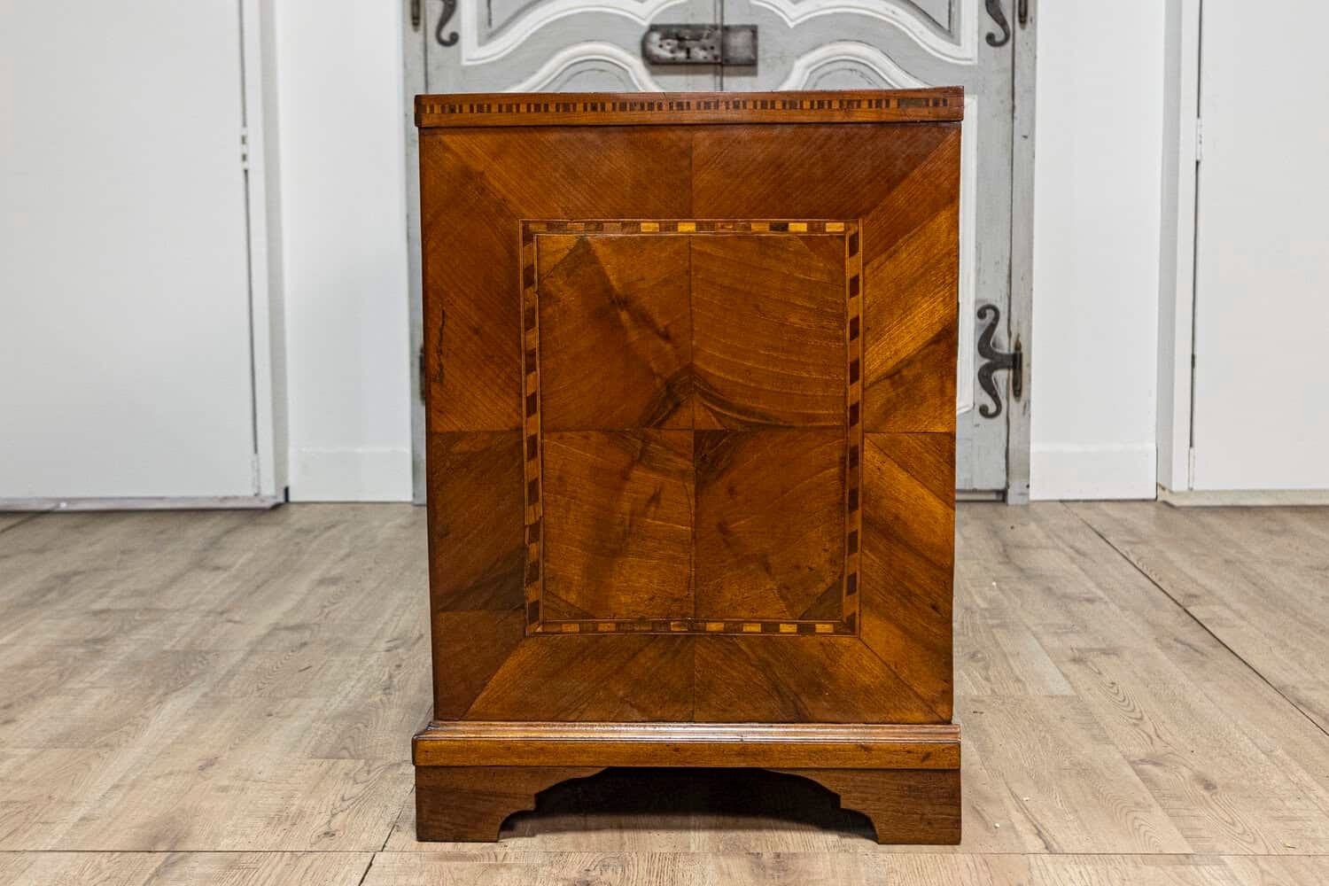 Italian 19th Century Walnut and Mahogany Three-Drawer Commode with Inlay - JAA