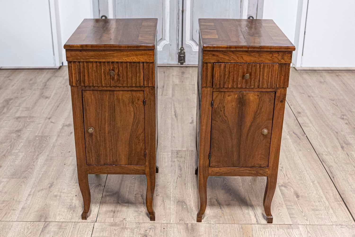 Pair of Italian 18th Century Walnut Bedside Chests with Carved Fluted Drawers - JAA