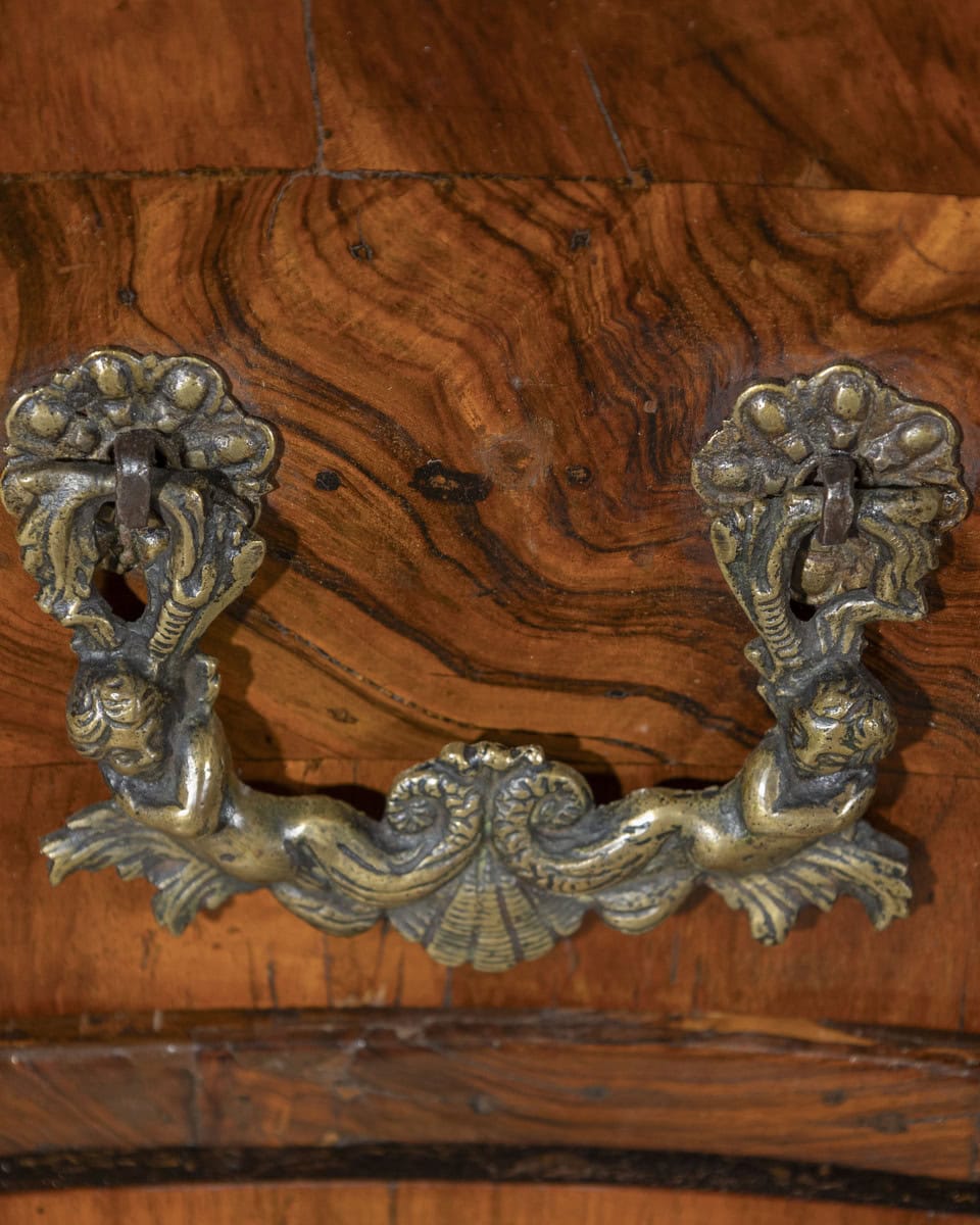 18th Century Walnut Chest Of Drawers From Verona - JAA